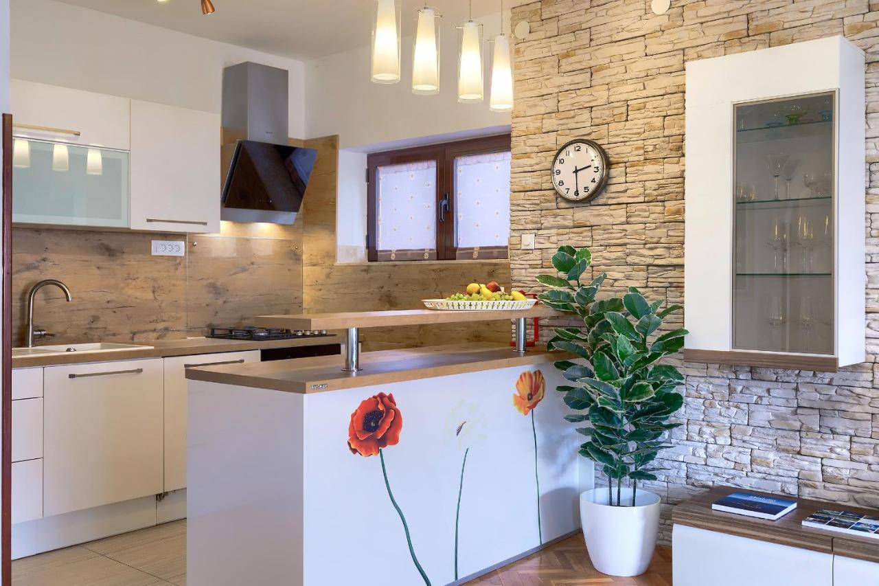 Stylish Flats With Two Bedrooms In เปรมันตูรา ภายนอก รูปภาพ